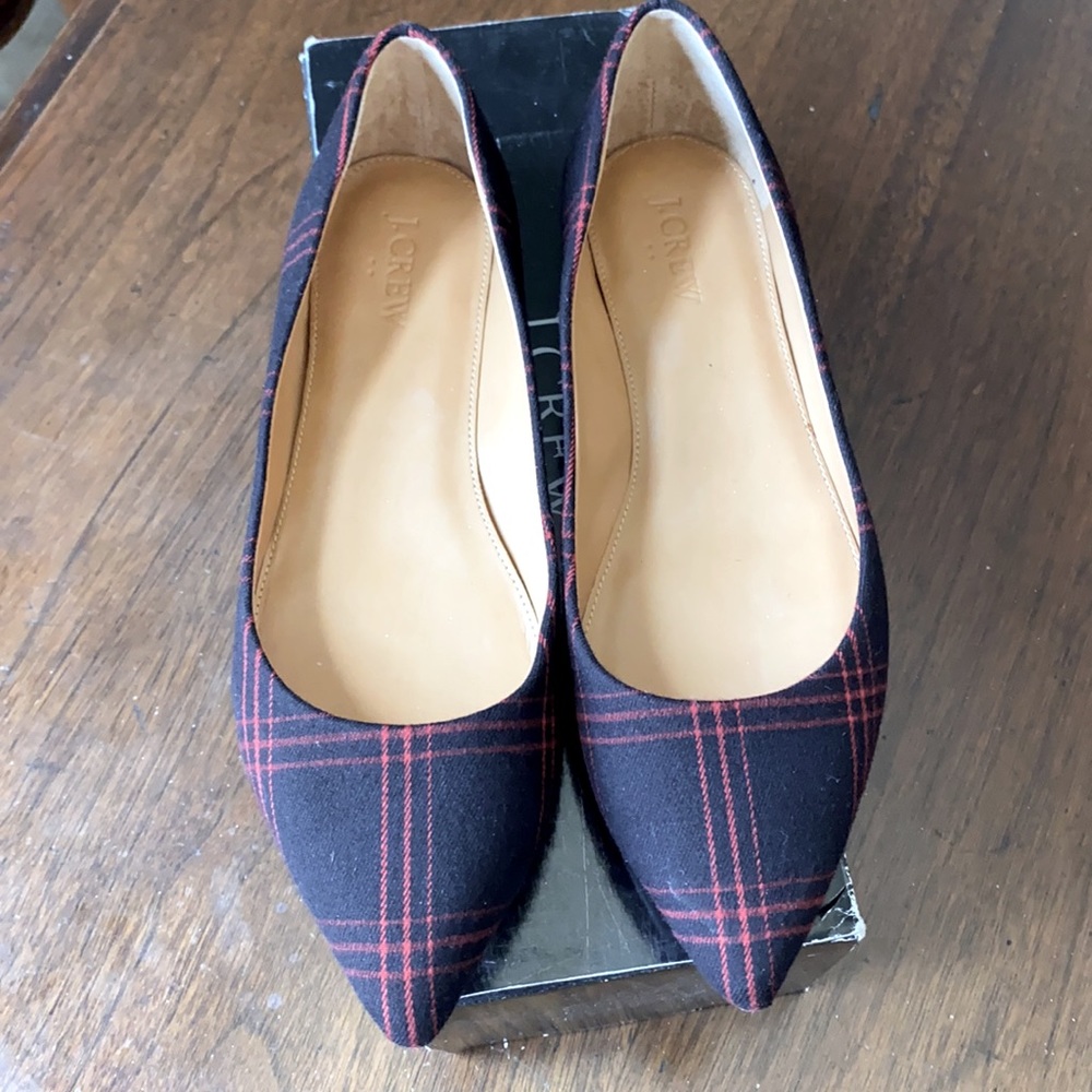 20:07  JCrew Plaid Pointed Flats - Picture 3 of 12